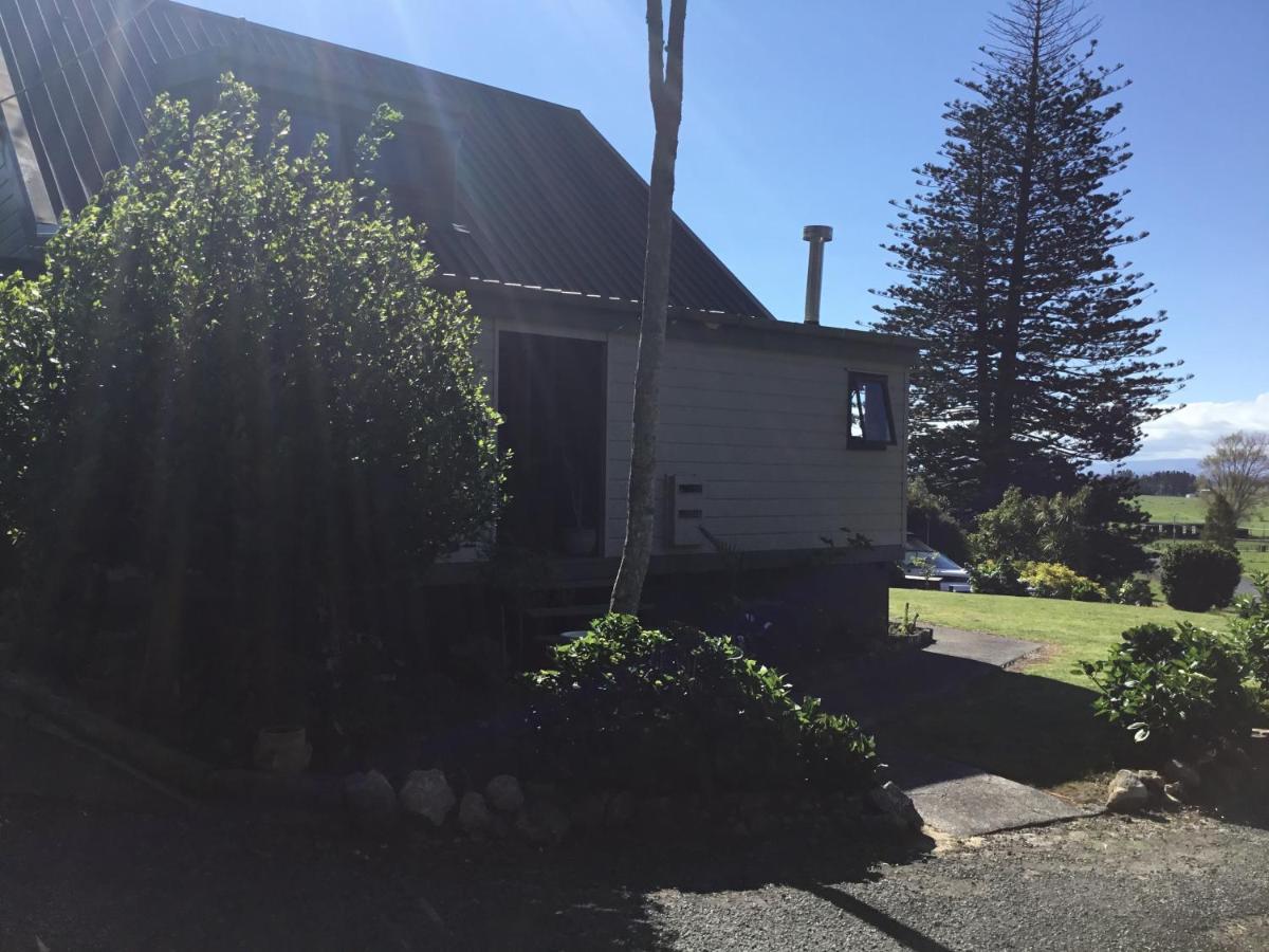 Norfolk Gardens Bed And Breakfast Te Kopuru Exterior photo